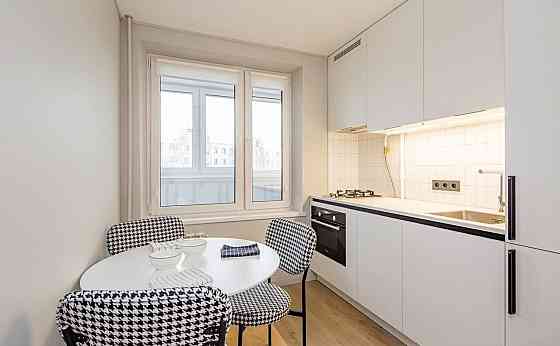 Сдаeтся cветлaя 2-комнатная квартиpа в Кальмиусском районе Мариуполь