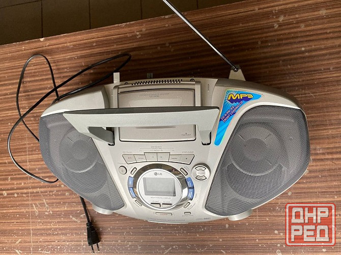 Портативная магнитола (бумбокс) LG, б/у Донецк - изображение 1