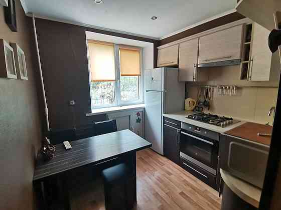 Сдаётся на долгий срок двухкомнатная квартира в Донецке, Калининский р-н, ул. Краснофлотская, 1-й эт Донецк