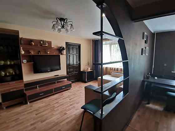 Сдаётся на долгий срок двухкомнатная квартира в Донецке, Калининский р-н, ул. Краснофлотская, 1-й эт Донецк