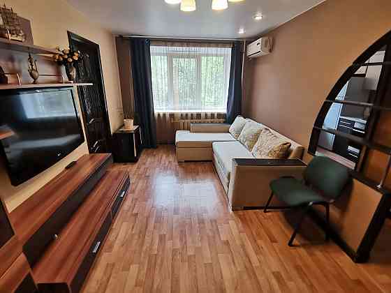 Сдаётся на долгий срок двухкомнатная квартира в Донецке, Калининский р-н, ул. Краснофлотская, 1-й эт Донецк