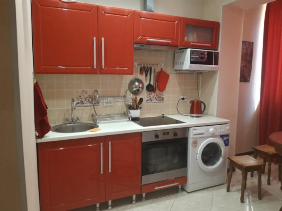 Сдается 1-комнатная квартира в 3 хминутах ходьбы от гипермаркета Караван, на длительный срок. Донецк