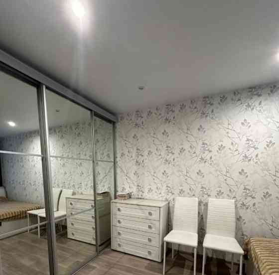 Сдаю двухкомнатную квартиру 41.0 м² этаж 1/5. Сдаётся 2-х комнатах квартира. Район Будёновский. Донецк