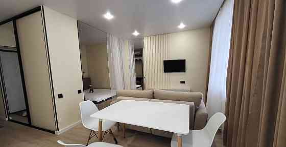 Сдается: Однокомнатная квартира-студия Этаж/дом: 4/9 Район: Кировский Площадь квартиры: 30 м² Донецк