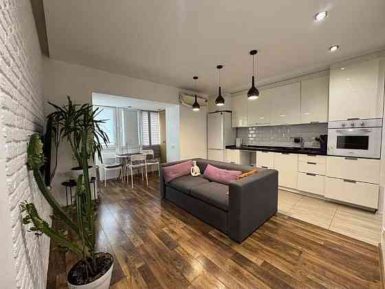 Сдаётся 3-х комнатная квартира в Ворошиловскому районе, ул. Набережная Рядом школа, детский сад. Донецк