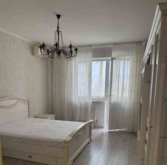 Сдаю двухкомнатную квартиру-студию 40.0 м² этаж 8, город Донецк, Киевский район, Улица Челюскинцев, Донецк