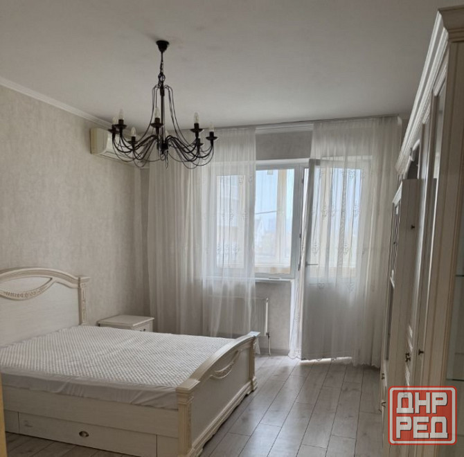 Сдаю двухкомнатную квартиру-студию 40.0 м² этаж 8, город Донецк, Киевский район, Улица Челюскинцев, Донецк - изображение 1