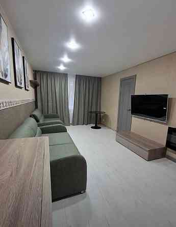 Продается 3-х комнатная квартира центр города Харцызска, ул.Октябрьская (район магазина Рассвет Харцызск