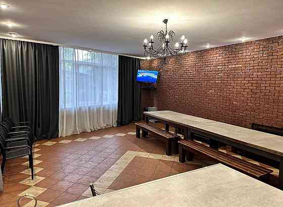 Сдается шикарный 2х этажный дом посуточно с бассейном, баней в самом центре. Киевский район Донецк