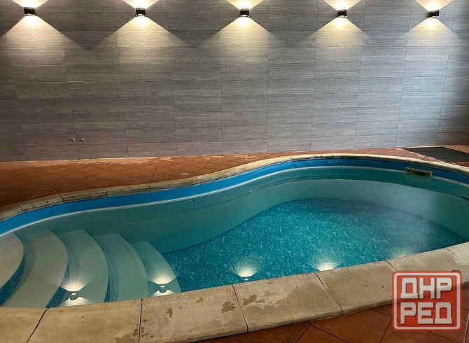 Сдается шикарный 2х этажный дом посуточно с бассейном, баней в самом центре. Киевский район Донецк - изображение 1