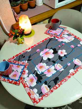 Салфетка и прихватки - столовый набор Макеевка