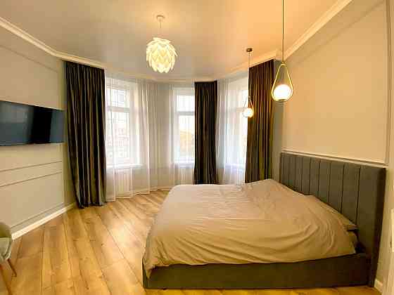 Сдается роскошная однокомнатная студия квартира в центре Донецка. Донецк