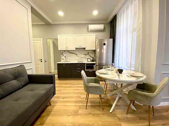 Сдается роскошная однокомнатная студия квартира в центре Донецка. Донецк