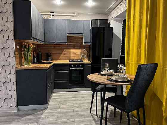 Сдается студия в Калининском районе. Ориентир: Медицинский университет Донецк