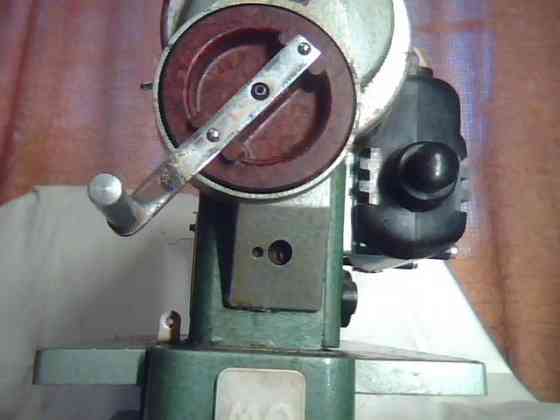 Продам швейную машину с электроприводом. Донецк