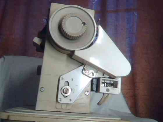 Продам швейную машину с элетроприводом Донецк