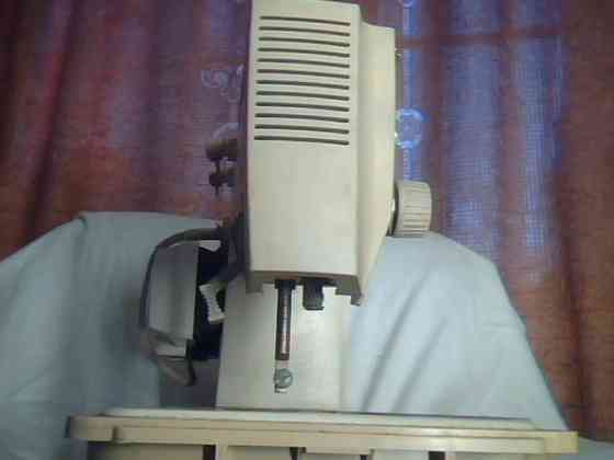 Продам швейную машину с элетроприводом Донецк