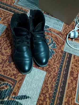 Продам ботинки женские демисезон р. 40, кожа Макеевка