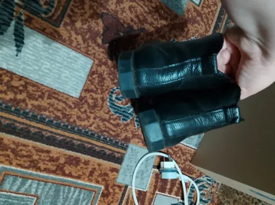 Продам ботинки женские демисезон р. 40, кожа Макеевка