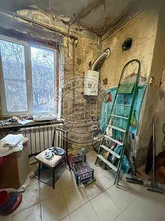 3-к сталинка в центре ,12 линия т Макеевка