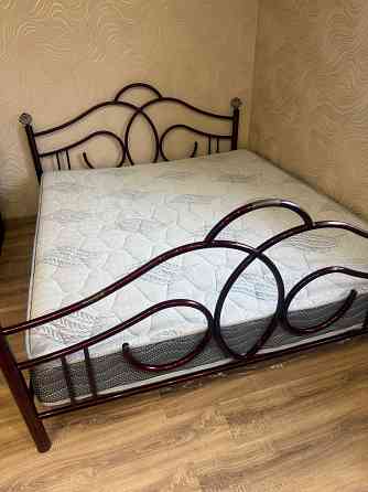 Продаю матрац с кроватью . Макеевка