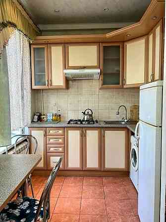 Сдается двухкомнатная квартира-студия в Кировском районе. 2 этаж Донецк