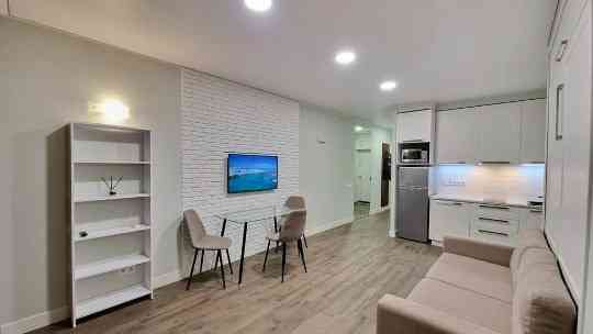 Сдается однокомнатная квартира-студия в Пролетарском районе. 2 этаж Донецк