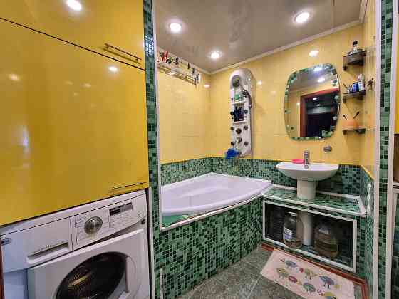 Цена снижена ! Продам 2х к.кв., ул.Болотникова 1, 8/9, ж/м Комсомолец. Горловка