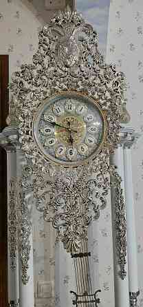 Напольные белые часы Макеевка