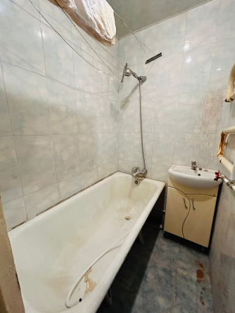 Продам 2 комнатную квартиру Центр г.Макеевка Центрально- Городской район ул. Островского (15 линия) Макеевка