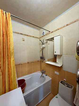 3 ком. квартира, 57 кв.м., 2/4 этаж, б. Шевченко, Калининский рынок, Калининский р-н кирпичный дом Донецк