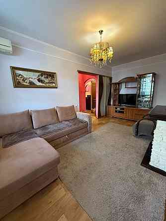 3 ком. квартира, 57 кв.м., 2/4 этаж, б. Шевченко, Калининский рынок, Калининский р-н кирпичный дом Донецк