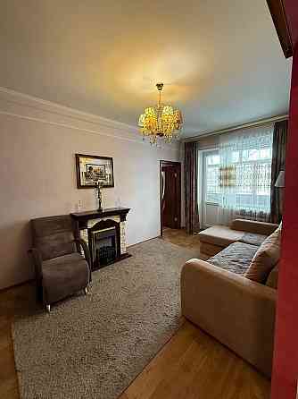 3 ком. квартира, 57 кв.м., 2/4 этаж, б. Шевченко, Калининский рынок, Калининский р-н кирпичный дом Донецк