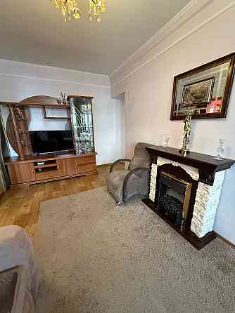 3 ком. квартира, 57 кв.м., 2/4 этаж, б. Шевченко, Калининский рынок, Калининский р-н кирпичный дом Донецк