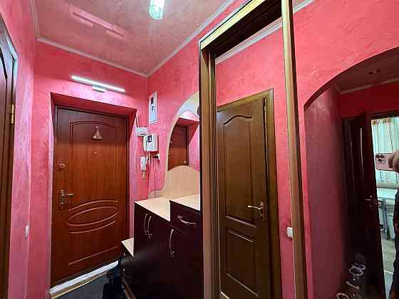 3 ком. квартира, 57 кв.м., 2/4 этаж, б. Шевченко, Калининский рынок, Калининский р-н кирпичный дом Донецк