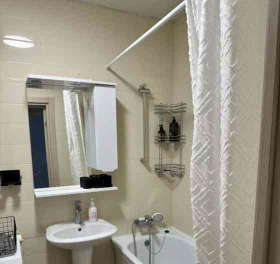 Сдаю однокомнатную квартиру 39.0 м² этаж 2/5 Киевский район, улица Артема, Донбасс арена Донецк