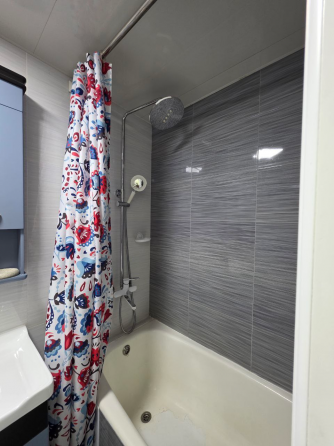 Сдается просторная 3-комнатная квартира в отличном состоянии. Донецк