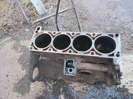 Продаю мотор 409 уаз по запчастям Донецк