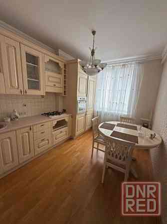 Продам шикарную 2 к кв . 60 кв м б. Пушкина вид на бульвар Донецк