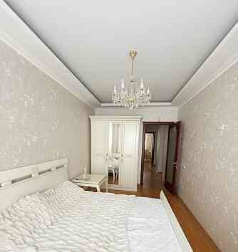 Продам шикарную 2 к кв . 60 кв м б. Пушкина вид на бульвар Донецк