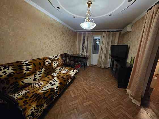 сдам 3х комн кварт. в калинин. р-не, бул. шевченко, отличная, есть все,вода. Донецк