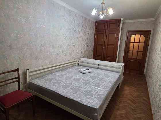 сдам 3х комн кварт. в калинин. р-не, бул. шевченко, отличная, есть все,вода. Донецк