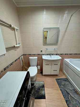 Мариуполь, Центральный район, рядом парк Гурова Мариуполь