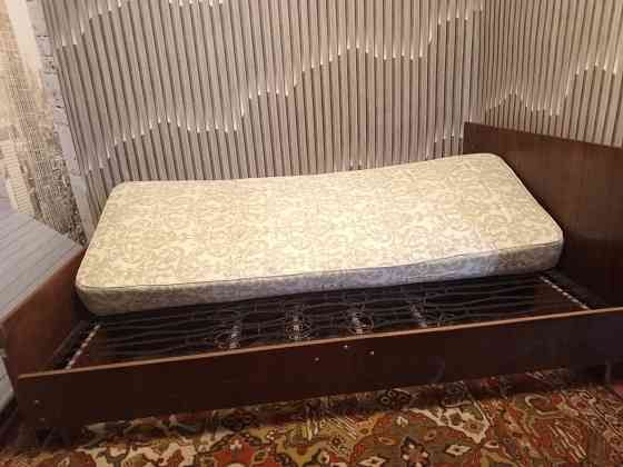 Продам кровать 2-спальную вместе с матрацами. Комсомольское