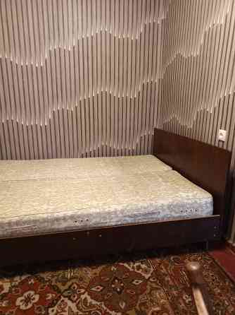 Продам кровать 2-спальную вместе с матрацами. Комсомольское