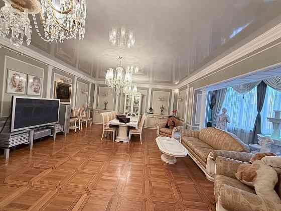 Продам квартиру 212 кв.м площадь Ленина от Собственника Донецк