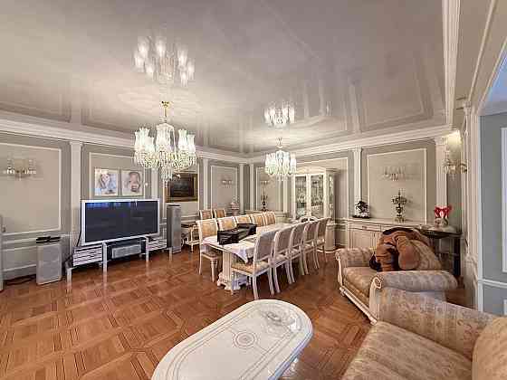 Продам квартиру 212 кв.м площадь Ленина от Собственника Донецк