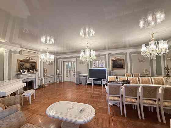 Продам квартиру 212 кв.м площадь Ленина от Собственника Донецк