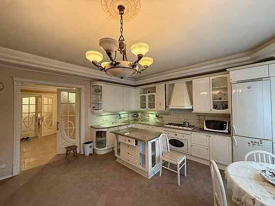 Продам квартиру 212 кв.м площадь Ленина от Собственника Донецк