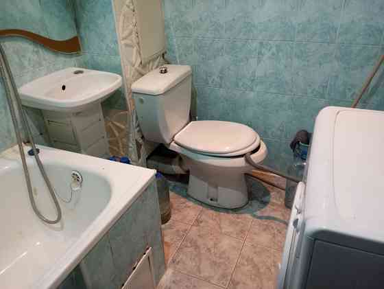 сдам 1-ком кварт. в ворошил.р-не, крытый рынок, отличная, мебель, вся техника, вода. Донецк